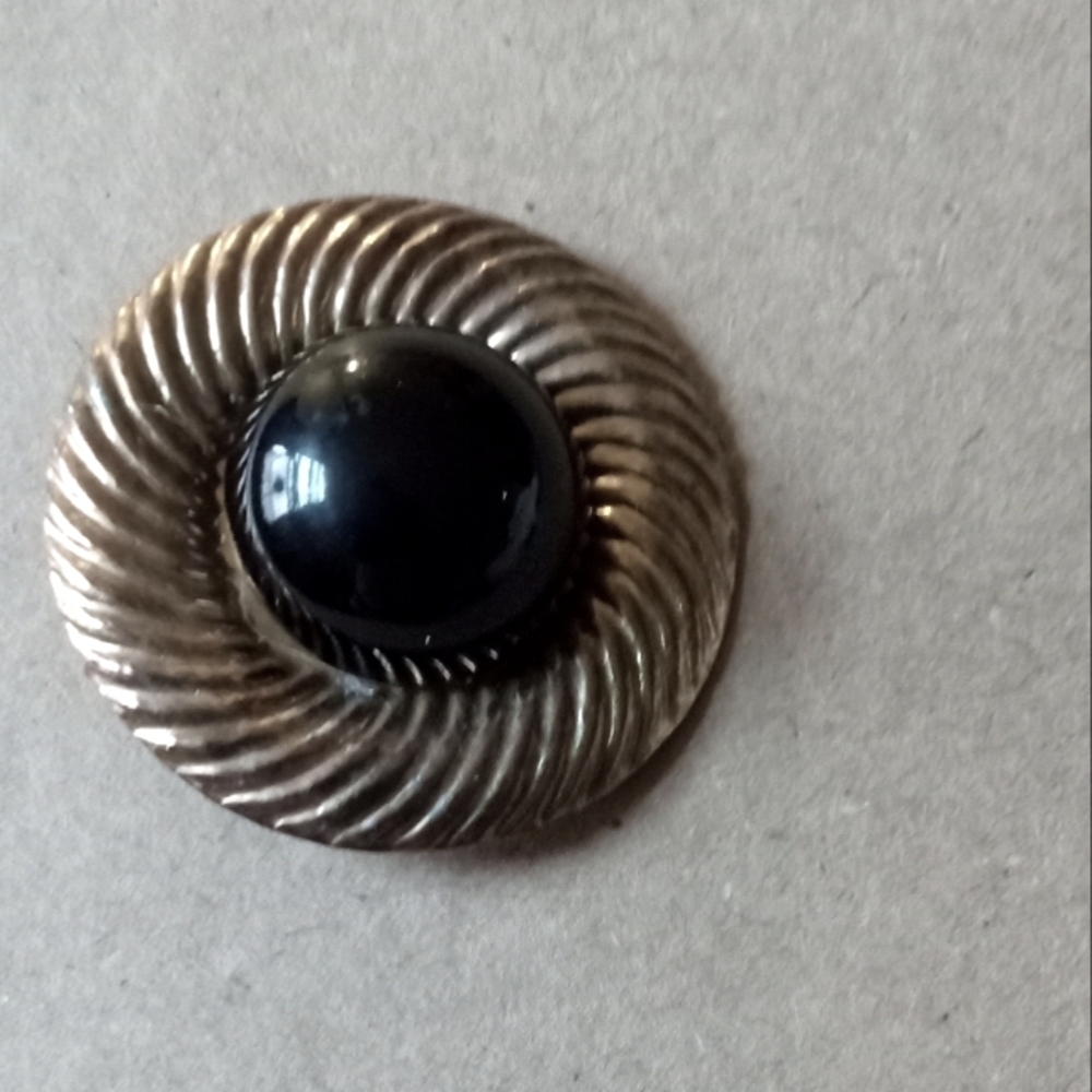 Waist Shirt Clip-On Cabochon Onyx Brooch. Late 1800s - Early 1900s